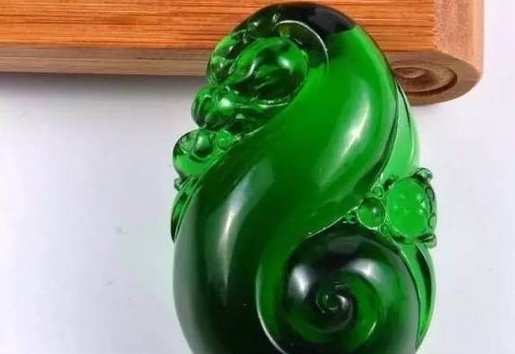 买翡翠应该怎么买